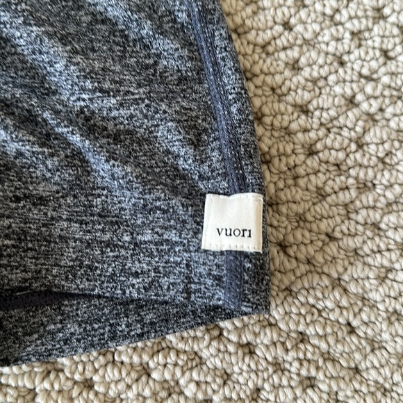 Vuori 2.5” Women's Charcoal Athletic Shorts - Picture 3 of 5
